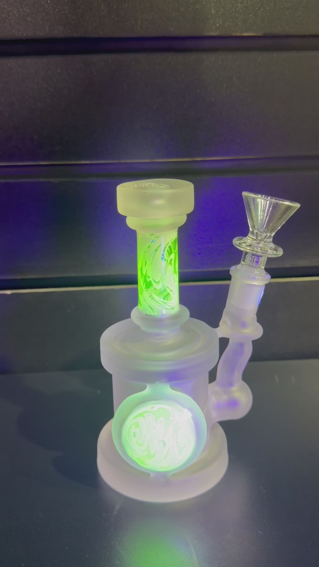 Belus Glass mini two-hole sandblasted maria rig - UV wigwag disc